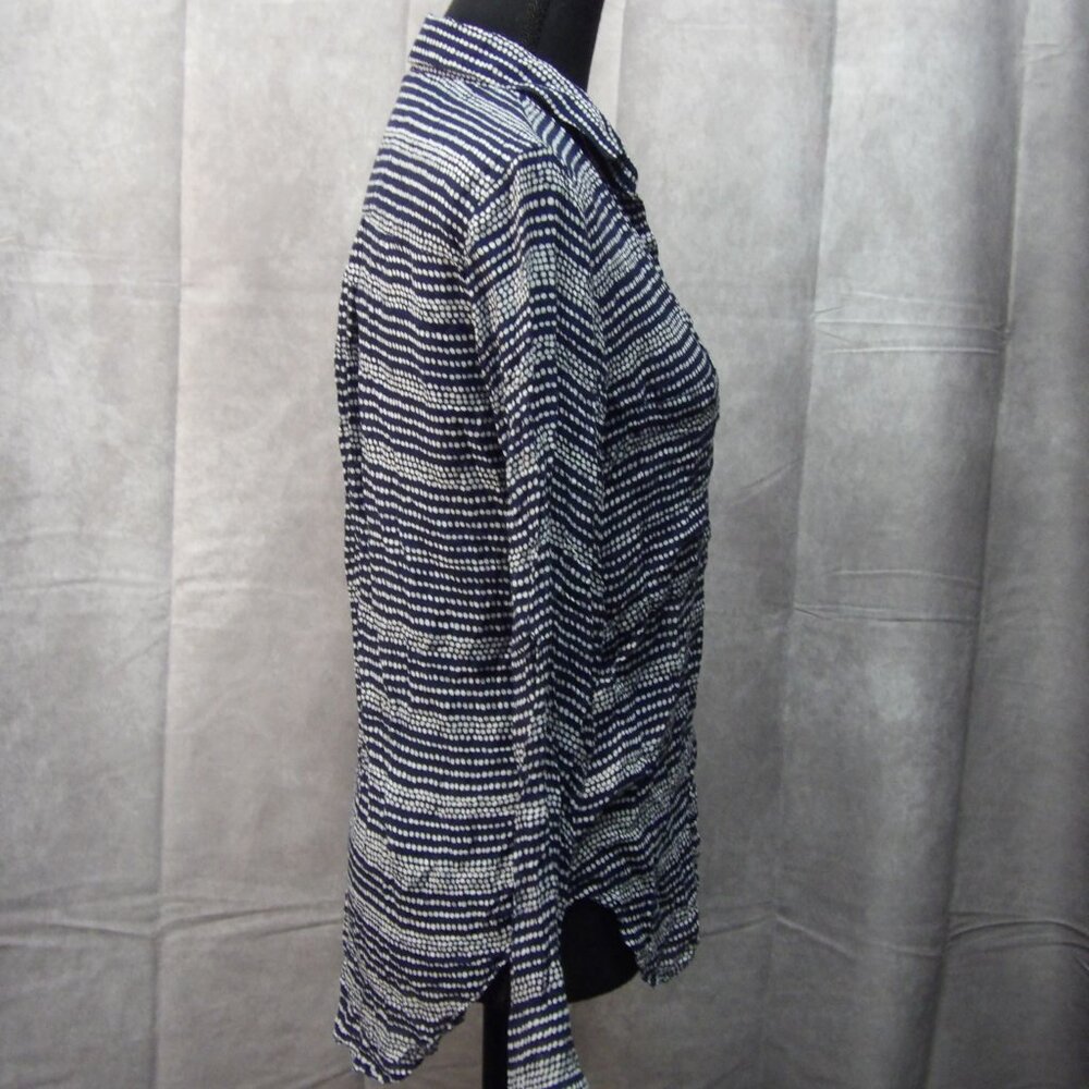 Blue and white cloth + stone polka dot button up blouse. Size XS - Picture 4 of 9